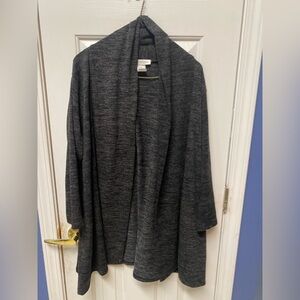Cozy Gray Shawl Collar Cardigan
Sweater
Size: 2X stitchwurks